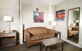 Best Western Plus Sandusky Hotel & Suites